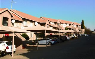 2 Bedroom Townhouse in Linmeyer
