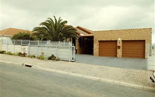 3 Bedroom House in Vredenburg