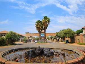 908 m² Land available in Silverwoods Country Estate