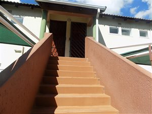 2 Bed Apartment in Winchester Hills