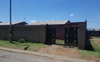 2 Bedroom House in Emdeni
