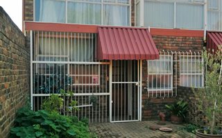 2 Bedroom Duplex in Clubview