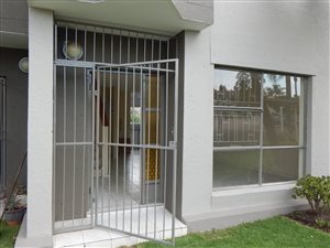 2 Bed Townhouse in Weltevreden Park