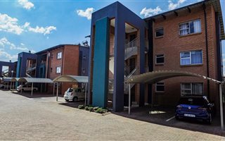 2 Bedroom Apartment in Montana Park