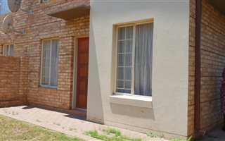 3 Bedroom Duplex in Tijger Valley and surrounds