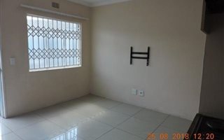 2 Bedroom Apartment in Roodepoort Central
