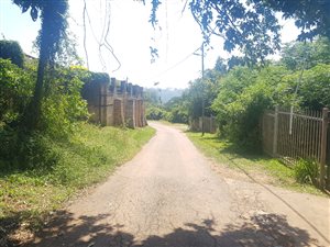 1660 m² Land available in Blackridge