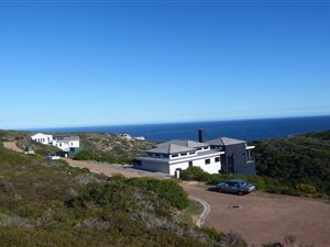 895 m² Land available in Pinnacle Point Golf Estate