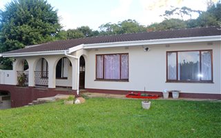 4 Bedroom House in Astra Park