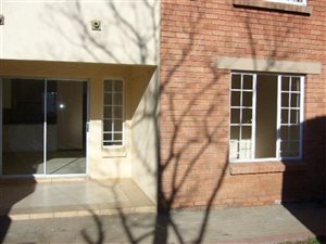 3 Bed Townhouse in Die Hoewes