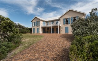 5 Bedroom House in Bettys Bay