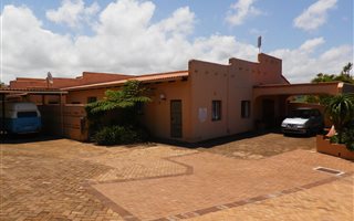 2 Bedroom Simplex in Glenmore