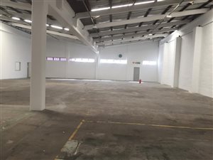 1049 m² Commercial space in New Germany