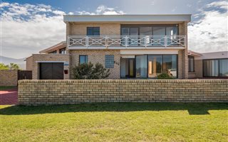 6 Bedroom House in Wilderness