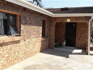 3 Bed House in Nagina