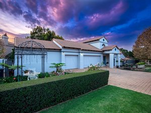 4 Bed House in Boardwalk