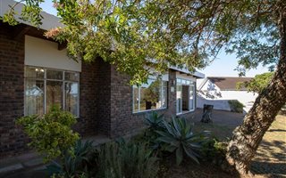 4 Bedroom House in East Bank