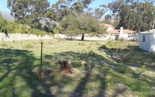 3000 m² Land available in Sir Lowrys Pass
