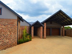 4 Bedroom House in Lifestyle Estate
