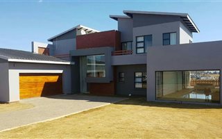 4 Bedroom House in Eye of Africa