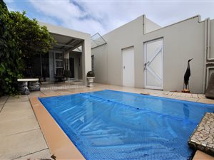 3 Bed House in Bloubergstrand