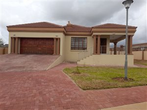 4 Bed House in Bendor