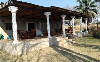 9.4 ha Land available in Pyramid
