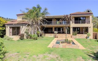 5 Bedroom House in Theescombe