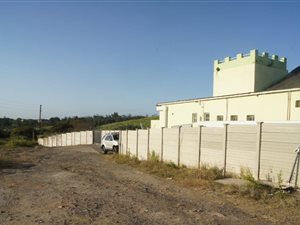700 m² Commercial space in Shakas Rock