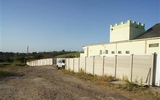 700 m² Commercial space in Shakas Rock