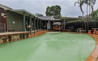 7 Bedroom House in New Germany