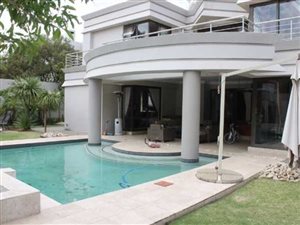 5 Bed House in Dainfern Golf Estate