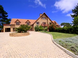 6 Bed House in Wilderness Heights