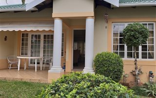 2 Bedroom Simplex in Somerset Park