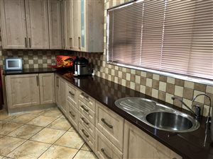 4 Bed House in Rothdene