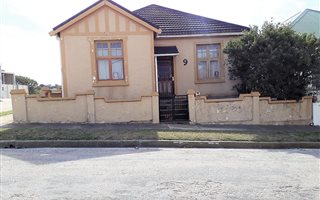 3 Bedroom House in South End