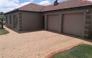 3 Bedroom House in Theresa Park