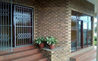 4 Bedroom House in Lotus Park