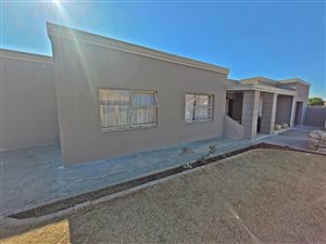 3 Bed House in Blomanda