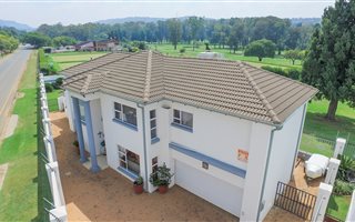 3 Bedroom Cluster in New Redruth