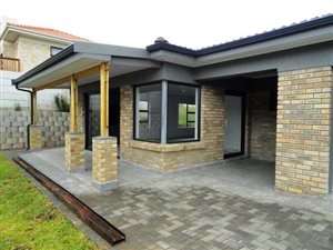 3 Bed House in Reebok