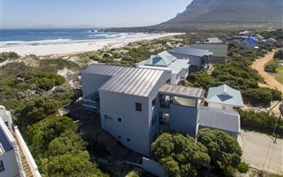 5 Bedroom House in Pringle Bay