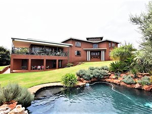 6 Bed House in Mooikloof Equestrian Estate
