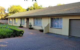 5 Bedroom House in Wierda Park