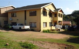6 Bedroom House in Umhlatuzana
