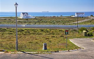 747 m² Land available in Da Gama Bay
