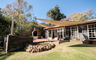 4 Bedroom House in Ruimsig AH