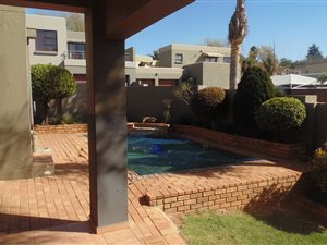 3 Bed Cluster in Helderkruin