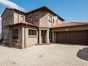 4 Bed House in Emfuleni Golf Estate
