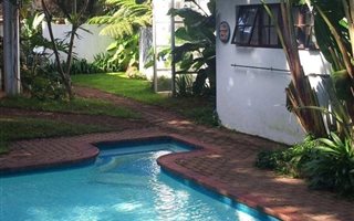 400 m² Commercial space in Uvongo